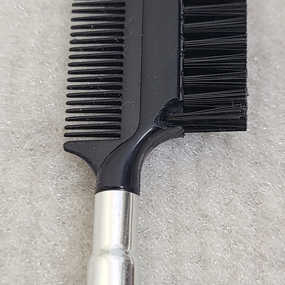 ⭐️40% Off⭐️ The Body Shop Brush Set - Picture 11 of 13